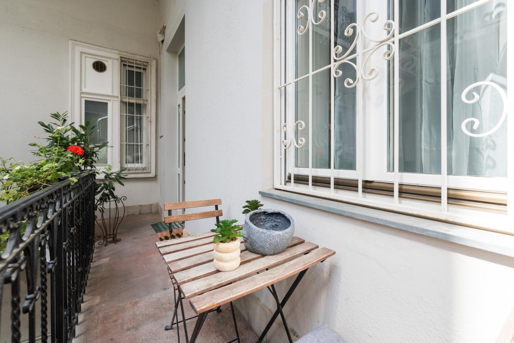 Spacious Apartment By Opera Budapest Exterior foto